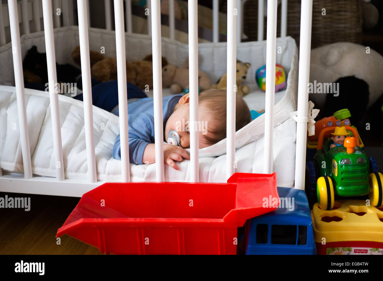 playpen for baby to sleep in