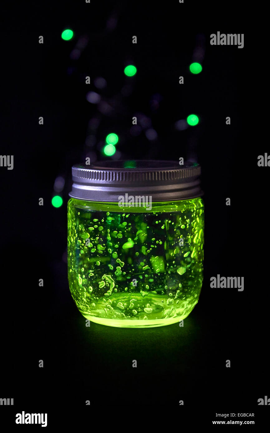 Firefly jars- Flick glow in the dark paint inside a mason jar and allow to  dry. We are so gonna do this. from weheartit.com