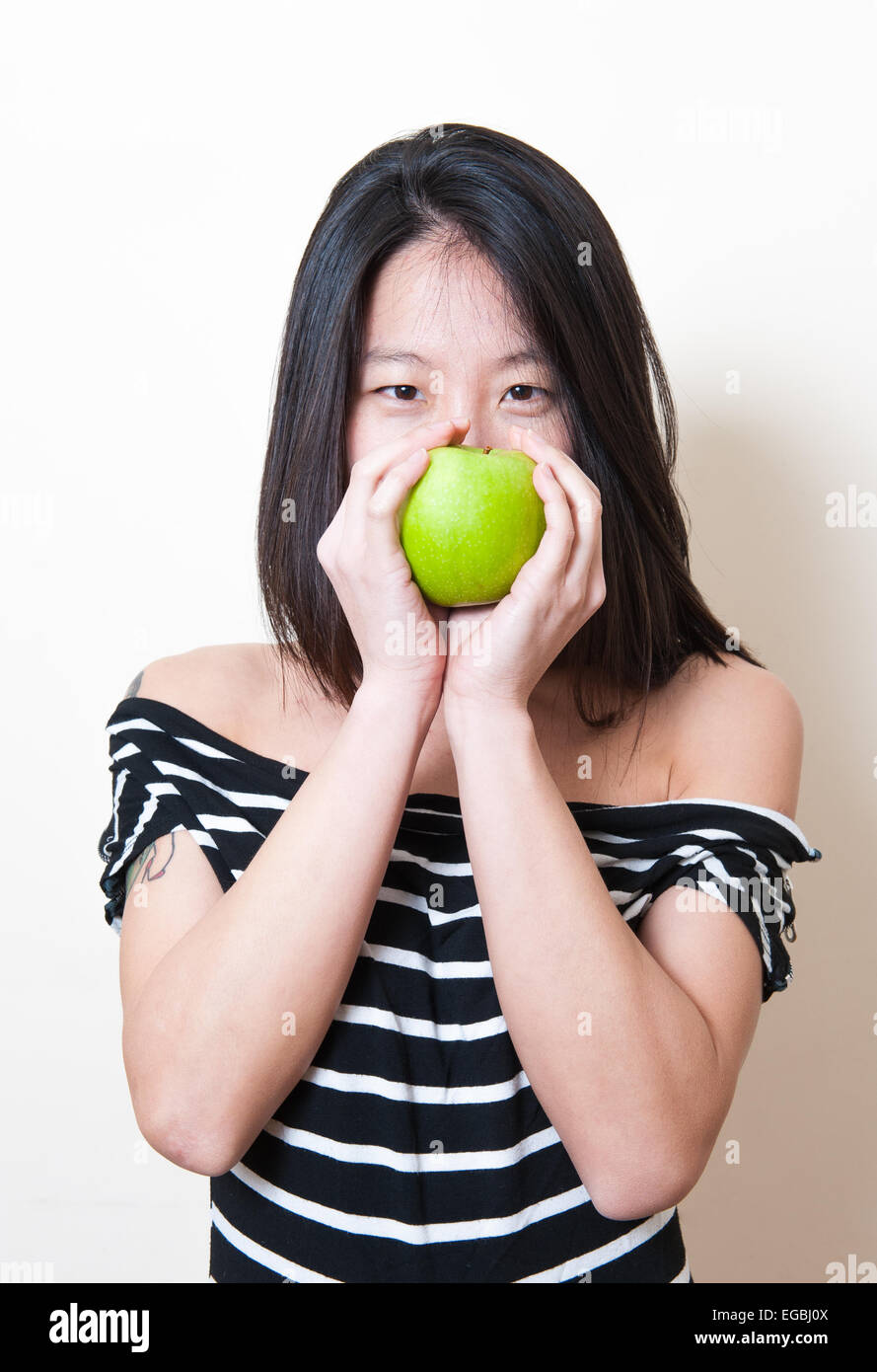 Asian apple hi-res stock photography and images - Alamy
