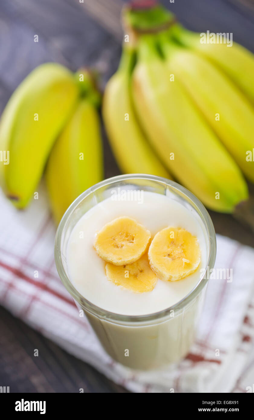 Yoghurt pot and banana hires stock photography and images Alamy