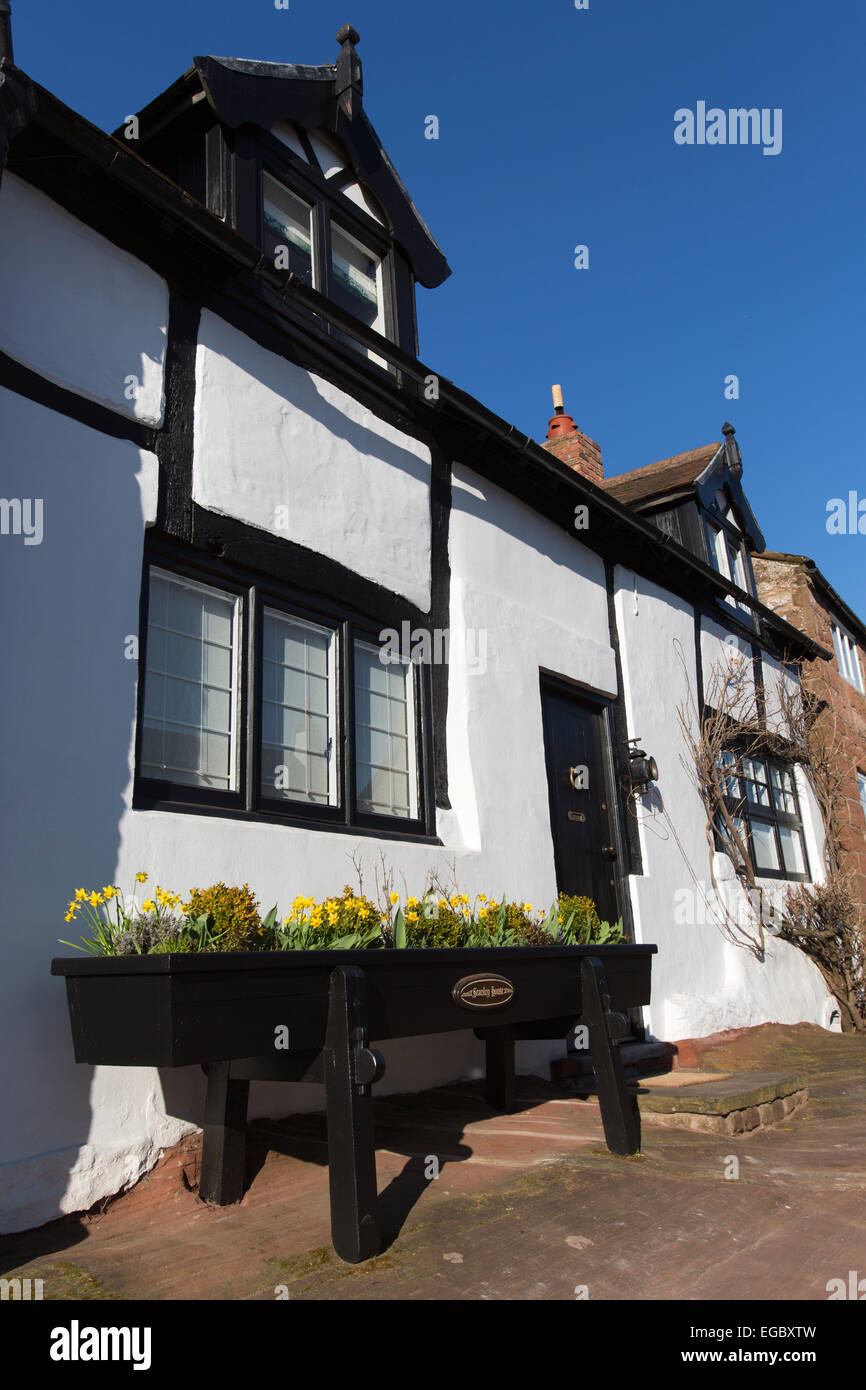 Burton village on wirral peninsula hires stock photography and images