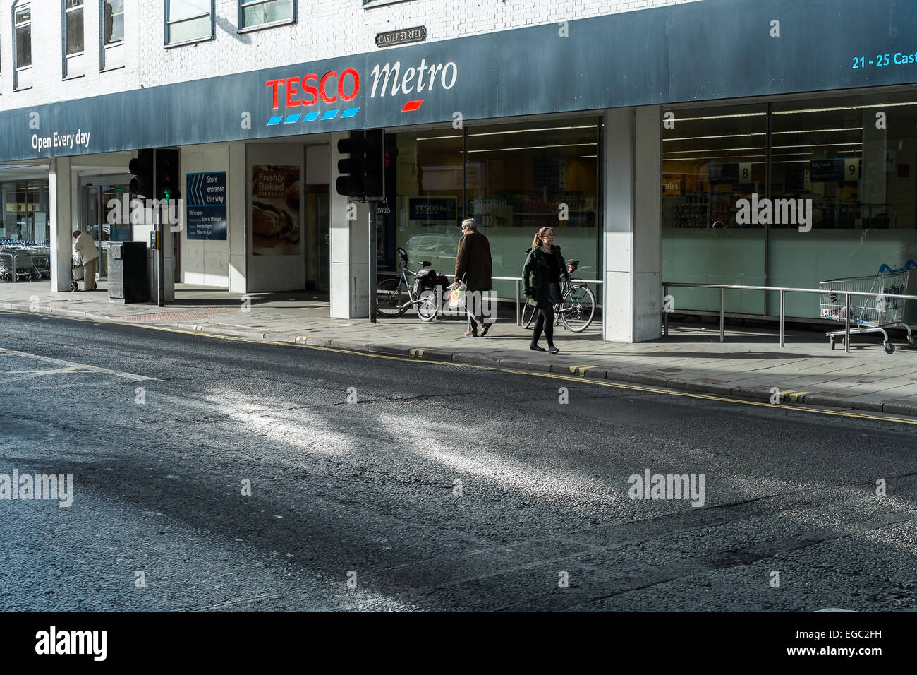 Tesco metro salisbury hires stock photography and images Alamy