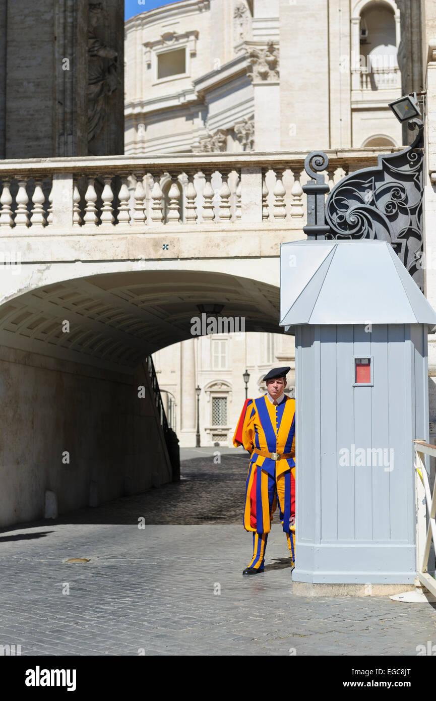 A Swiss Guard on sentry duty outside St Peter's Basilica, Vatican City ...