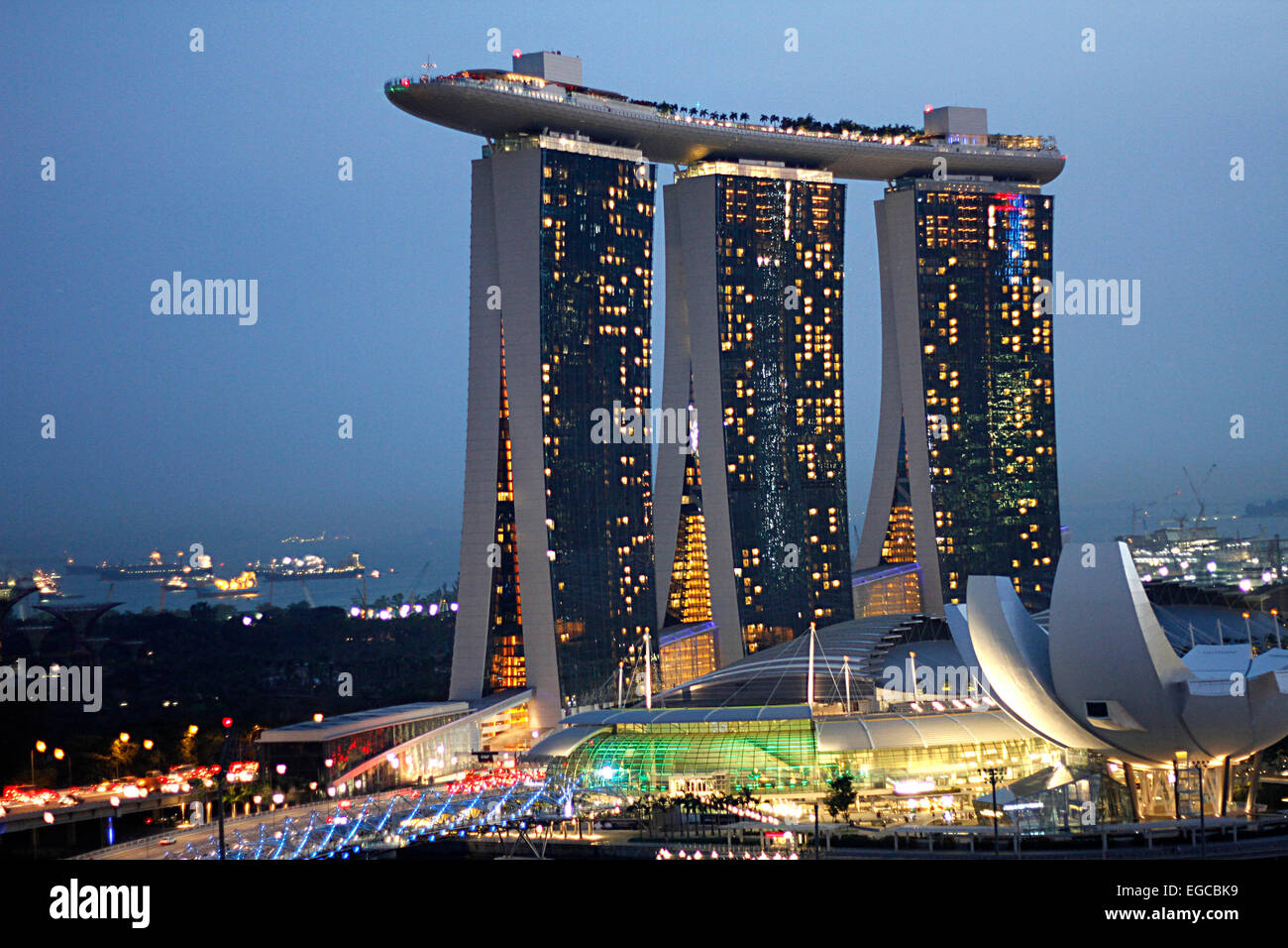 Marina bay sands hotel singapore hi-res stock photography and images ...