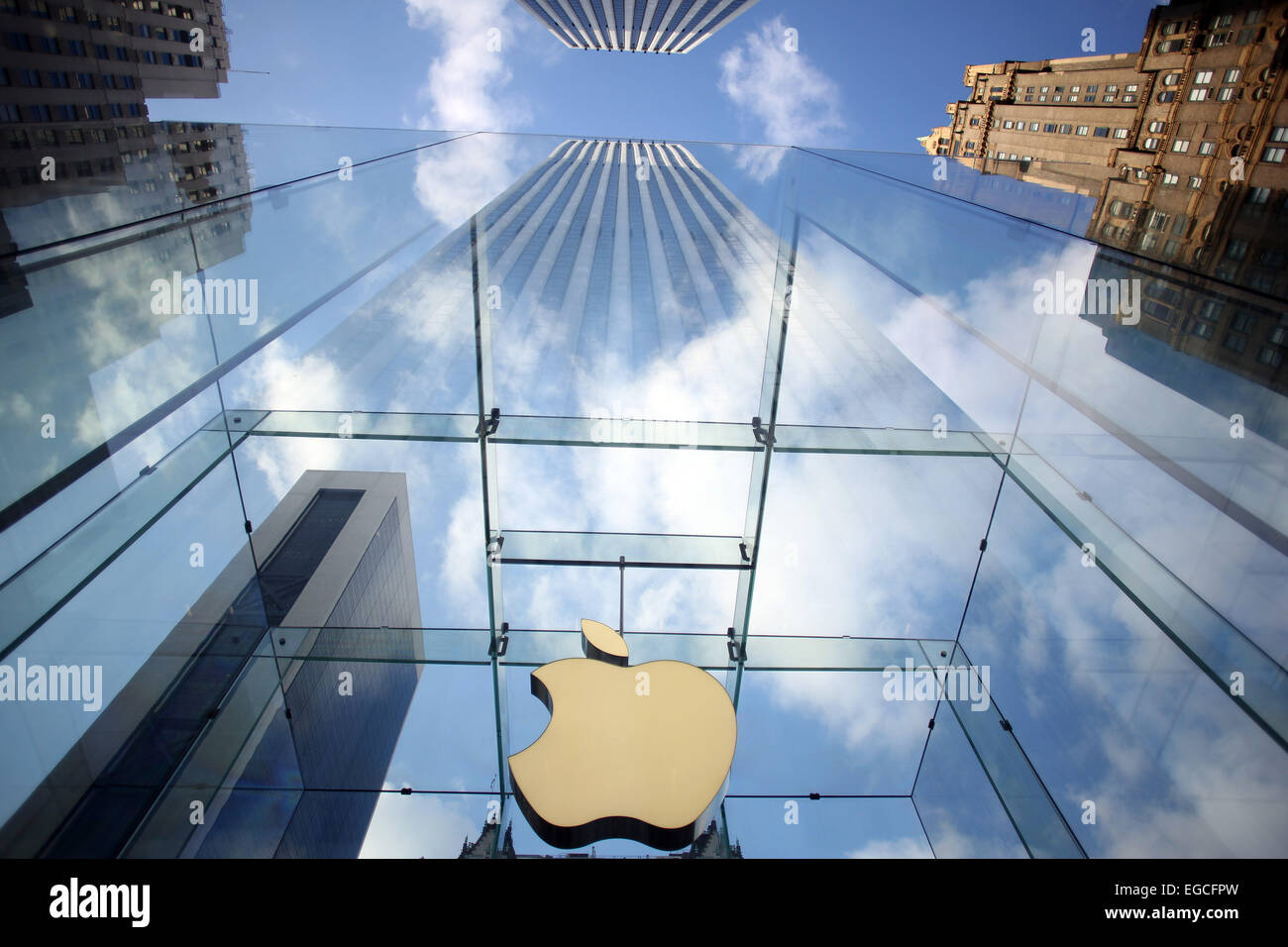 The Apple Logo, on the glass fronted Apple Store, surrounded by the ...