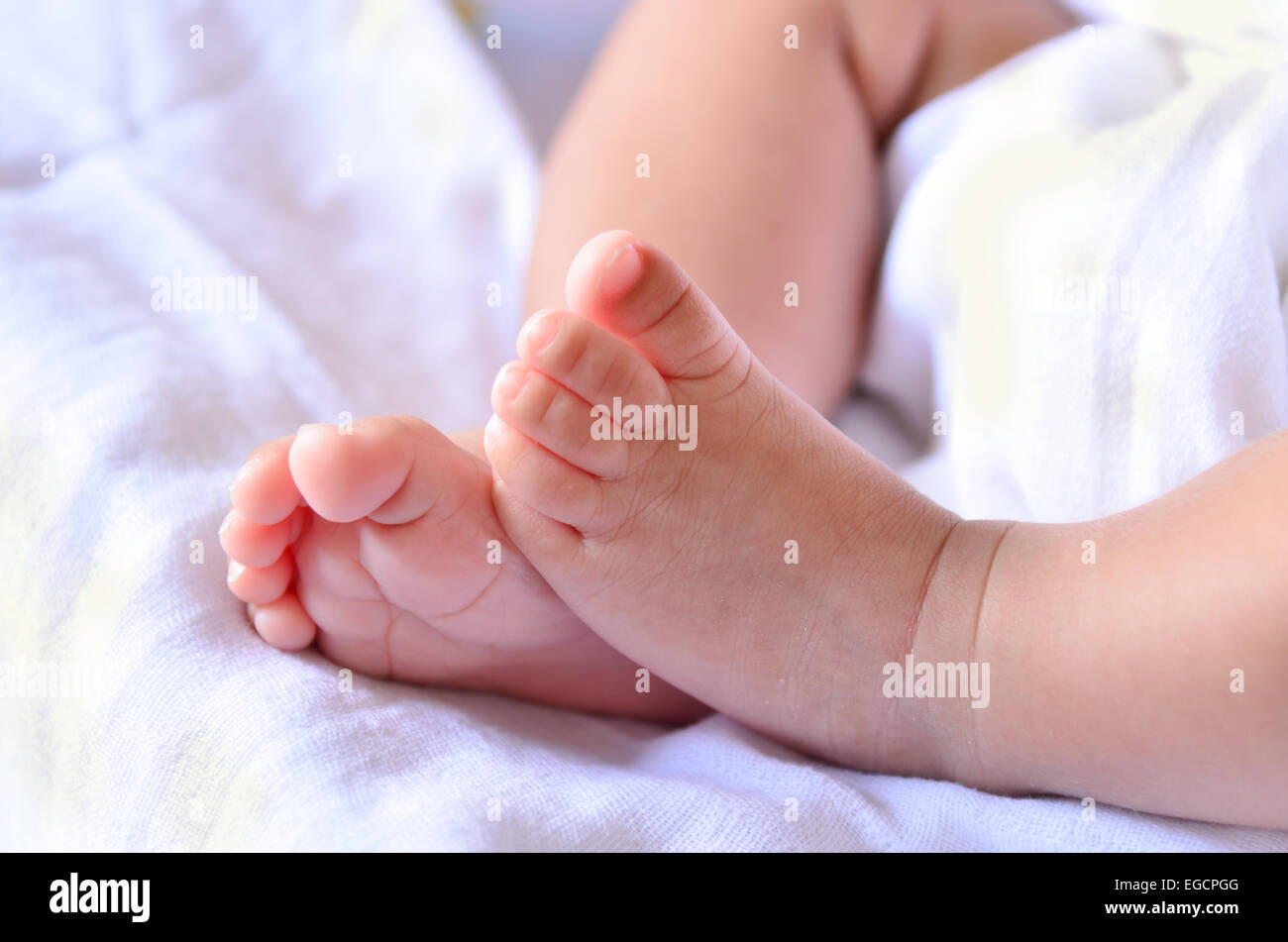 Baby feet newborn Stock Photo - Alamy
