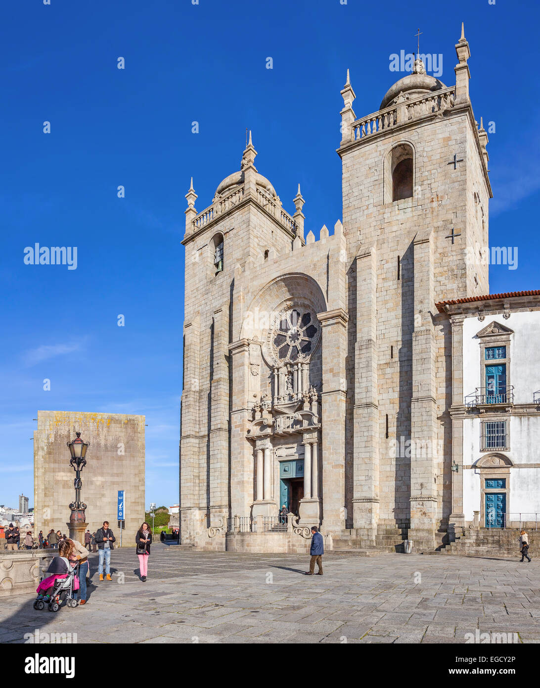 Porto, Portugal. Porto Cathedral or Se Catedral do Porto. Romanesque and  Gothic architecture. Unesco World Heritage Site Stock Photo - Alamy