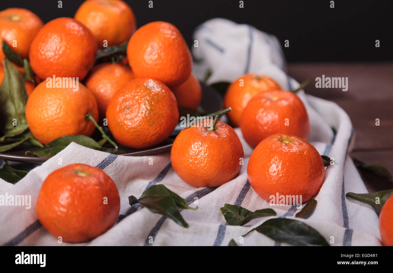 bunch of tangerines Stock Photo Alamy