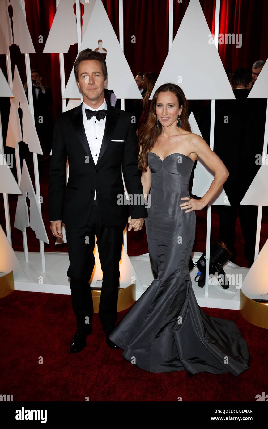 Actor Edward Norton and wife Shauna Robertson attend the 87th Academy Awards, Oscars, at Dolby Theatre in Los Angeles, USA, on 22 February 2015. Photo: Hubert Boesl/dpa - NO WIRE SERVICE - © dpa picture alliance/Alamy Live News Credit:  dpa picture alliance/Alamy Live News Stock Photo