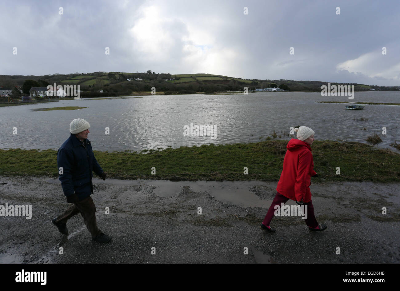 Crofty, UK. Monday 23 February 2015 Pictured A man and a woman walk