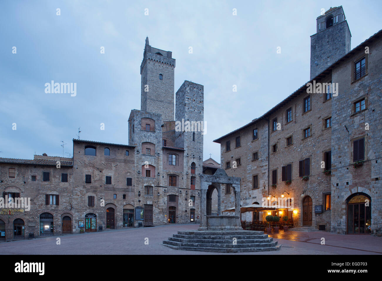 Cisterna square hi-res stock photography and images - Alamy