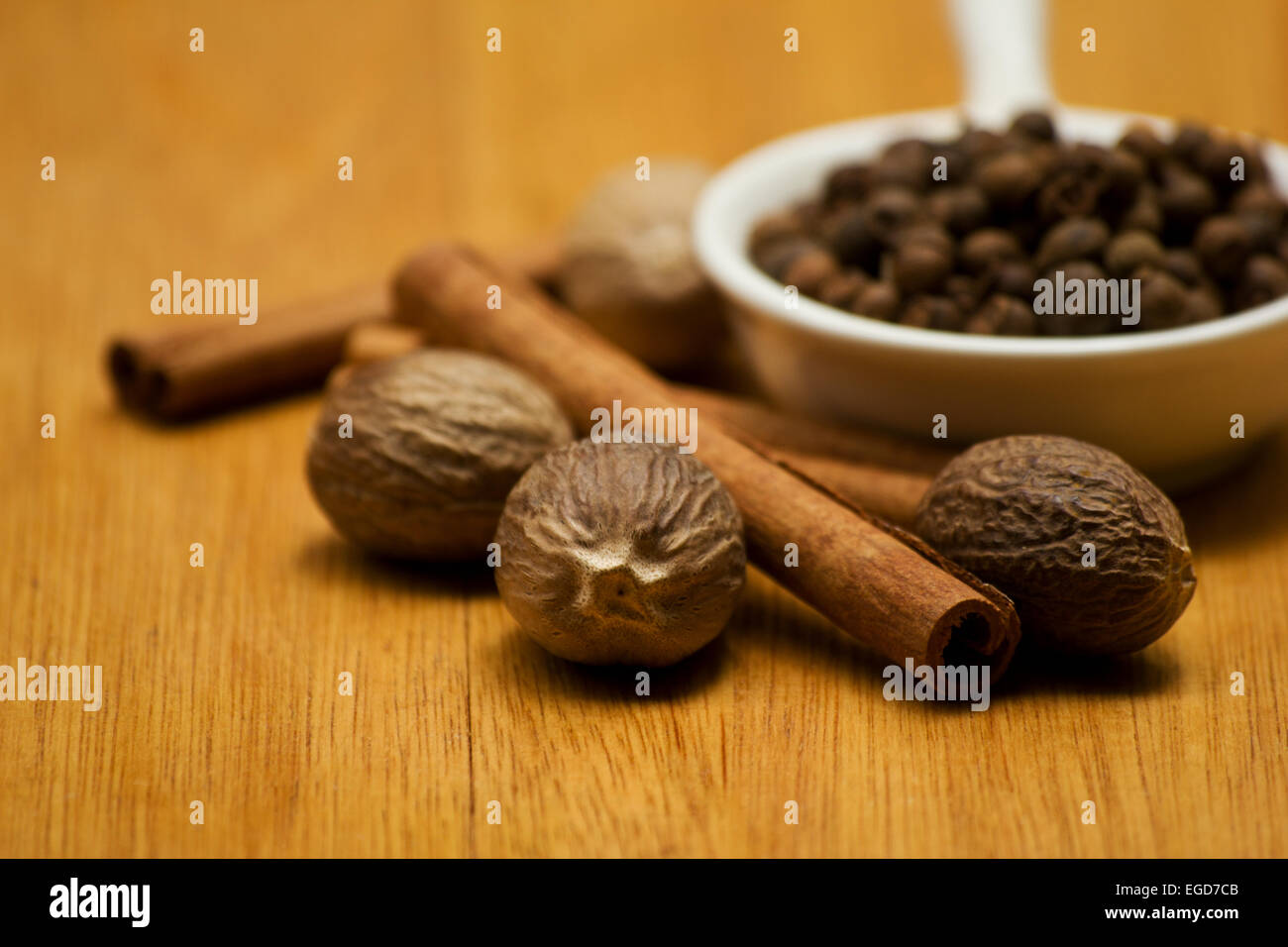 Allspice cinnamon hires stock photography and images Alamy
