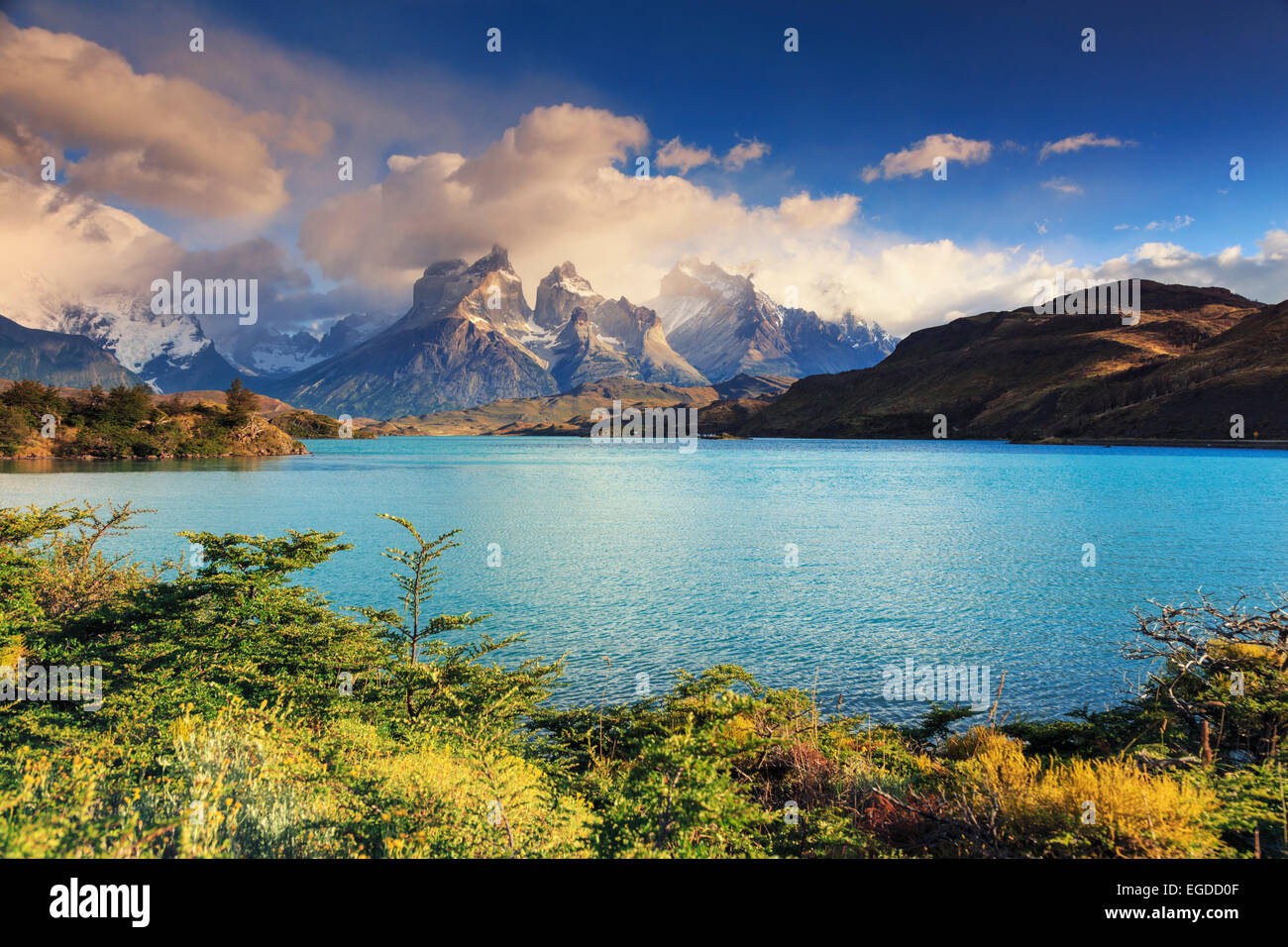 Chile, Patagonia, Torres del Paine National Park (UNESCO Site), Cuernos del Paine peaks and Lake Pehoe Stock Photo