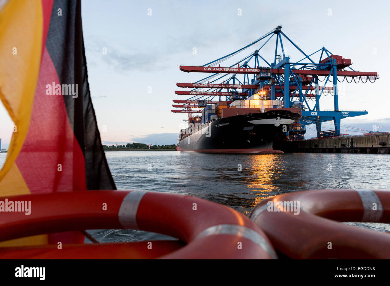 Container ship loading and unloading the container terminal Altenwerder, Hamburg, Germany Stock Photo
