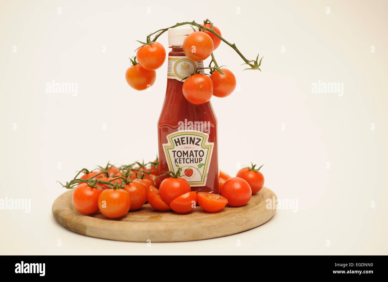 Tomato and Tomato Ketchup Stock Photo - Alamy