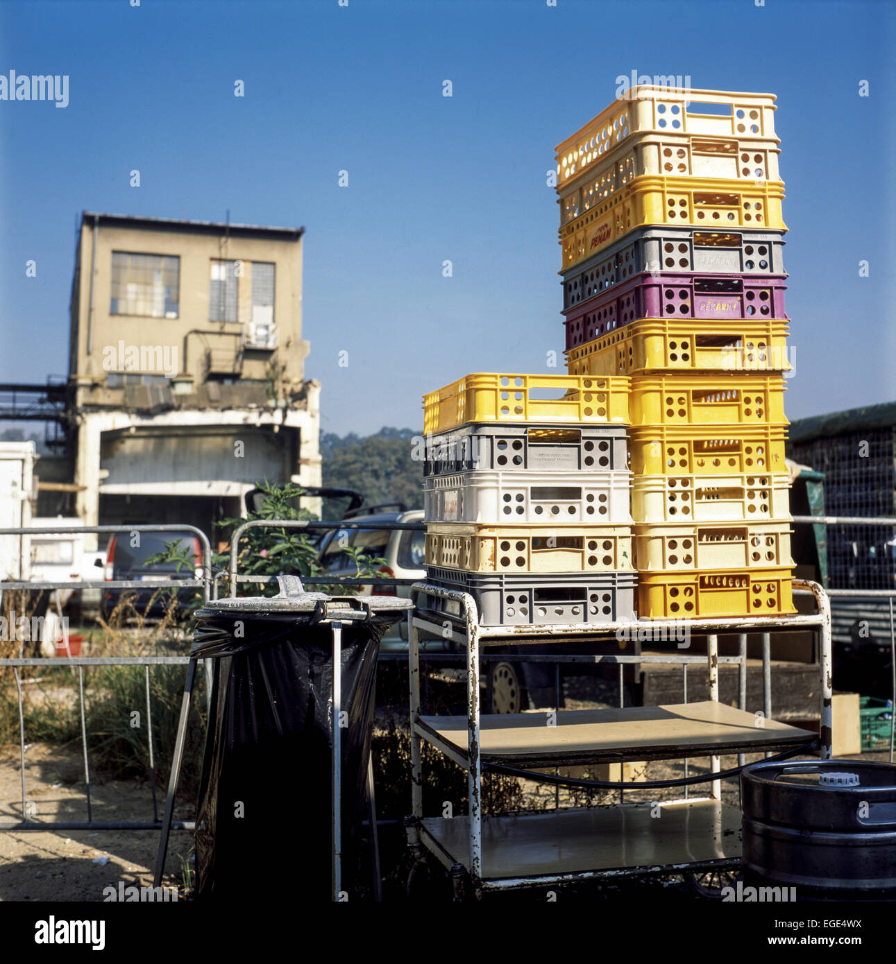 Plastic crates hi-res stock photography and images - Alamy