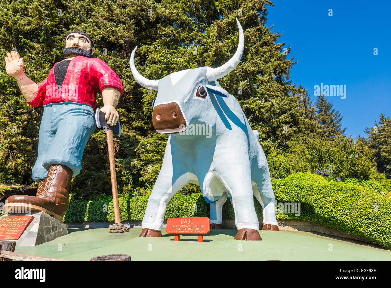 Paul Bunyan and Babe the Blue Ox statues. Trees of Mystery, Klamath, California, United States. Stock Photo