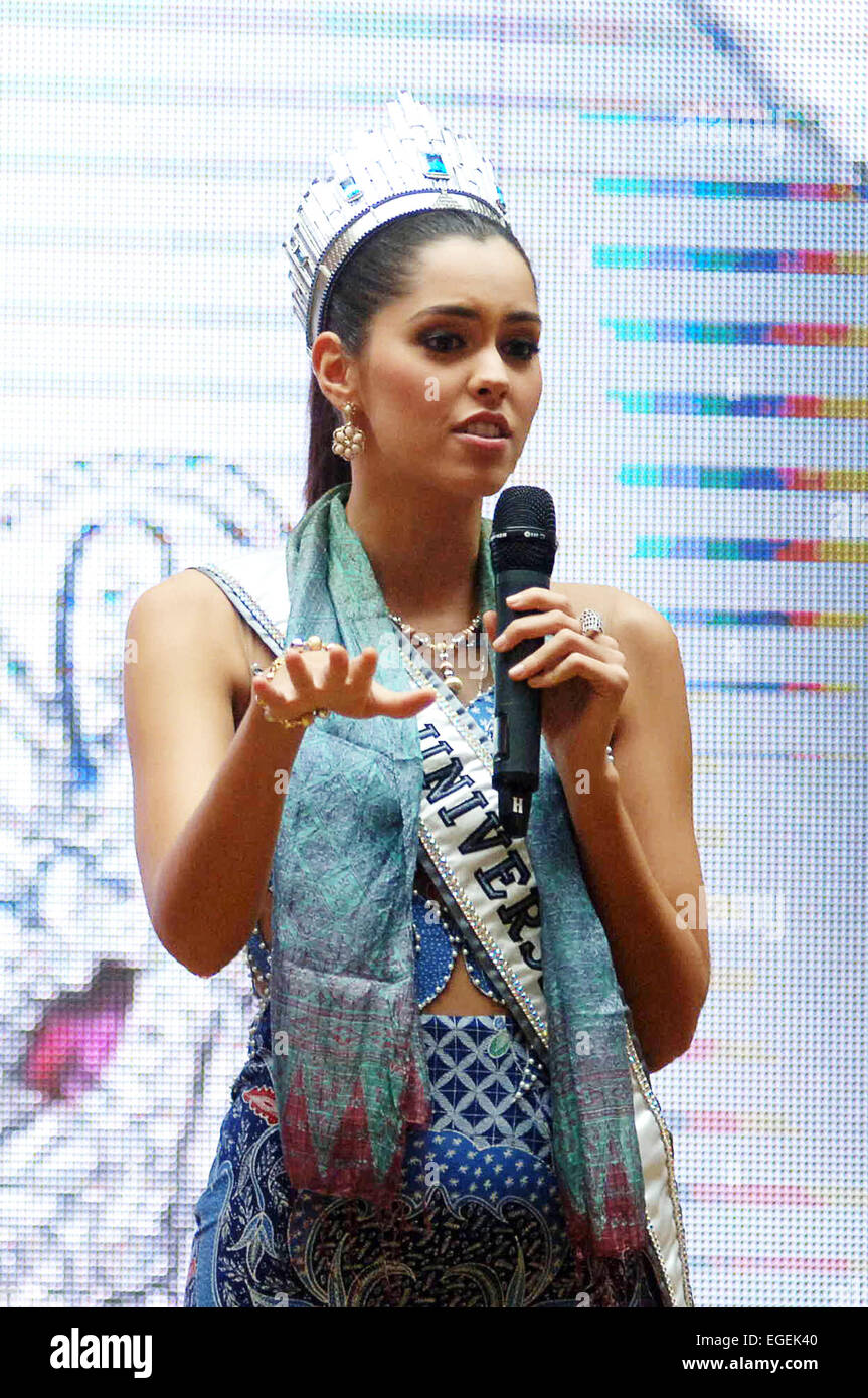 Miss universe paulina vega hi-res stock photography and images - Alamy