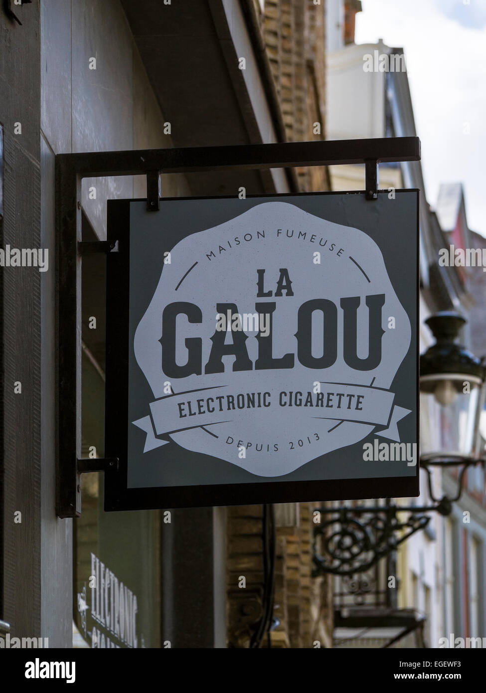 Vaping cigarette shop hi-res stock photography and images