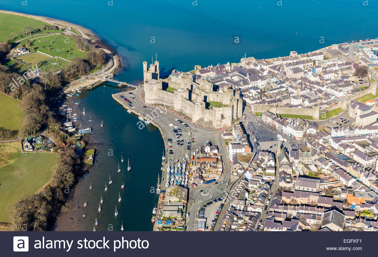 Caernarfon aerial hires stock photography and images Alamy