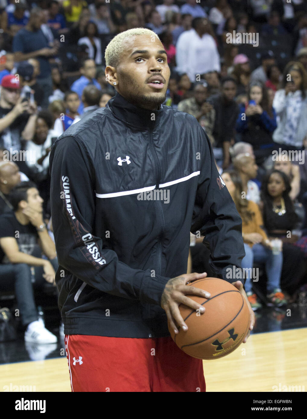 Summer Classic Charity Basketball Game Featuring: Chris Brown Where: New  York, New York, United States When: 21 Aug 2014 Stock Photo - Alamy