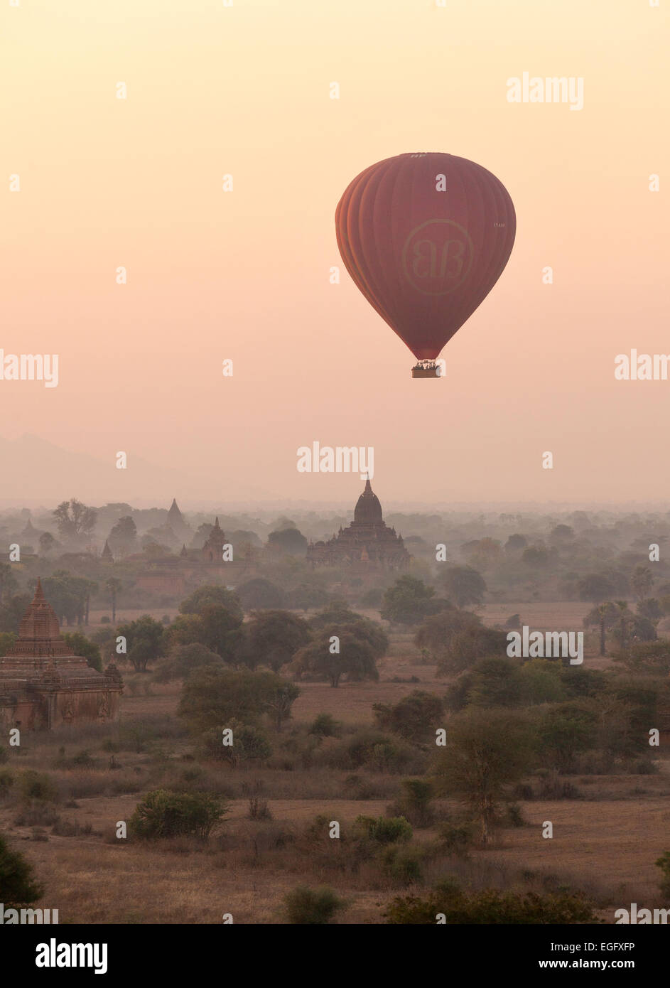 SA hot air balloomn over the temples of the Bagan plain, Bagan, Myanmar ( Burma ), Asia Stock Photo