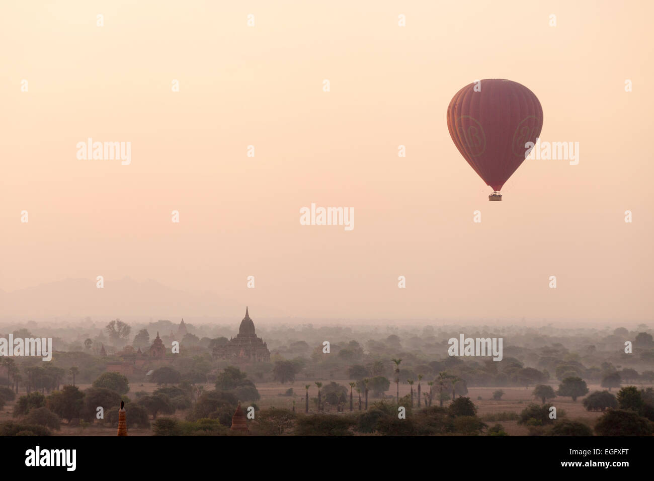 SA hot air balloomn over the temples of the Bagan plain, Bagan, Myanmar ( Burma ), Asia Stock Photo