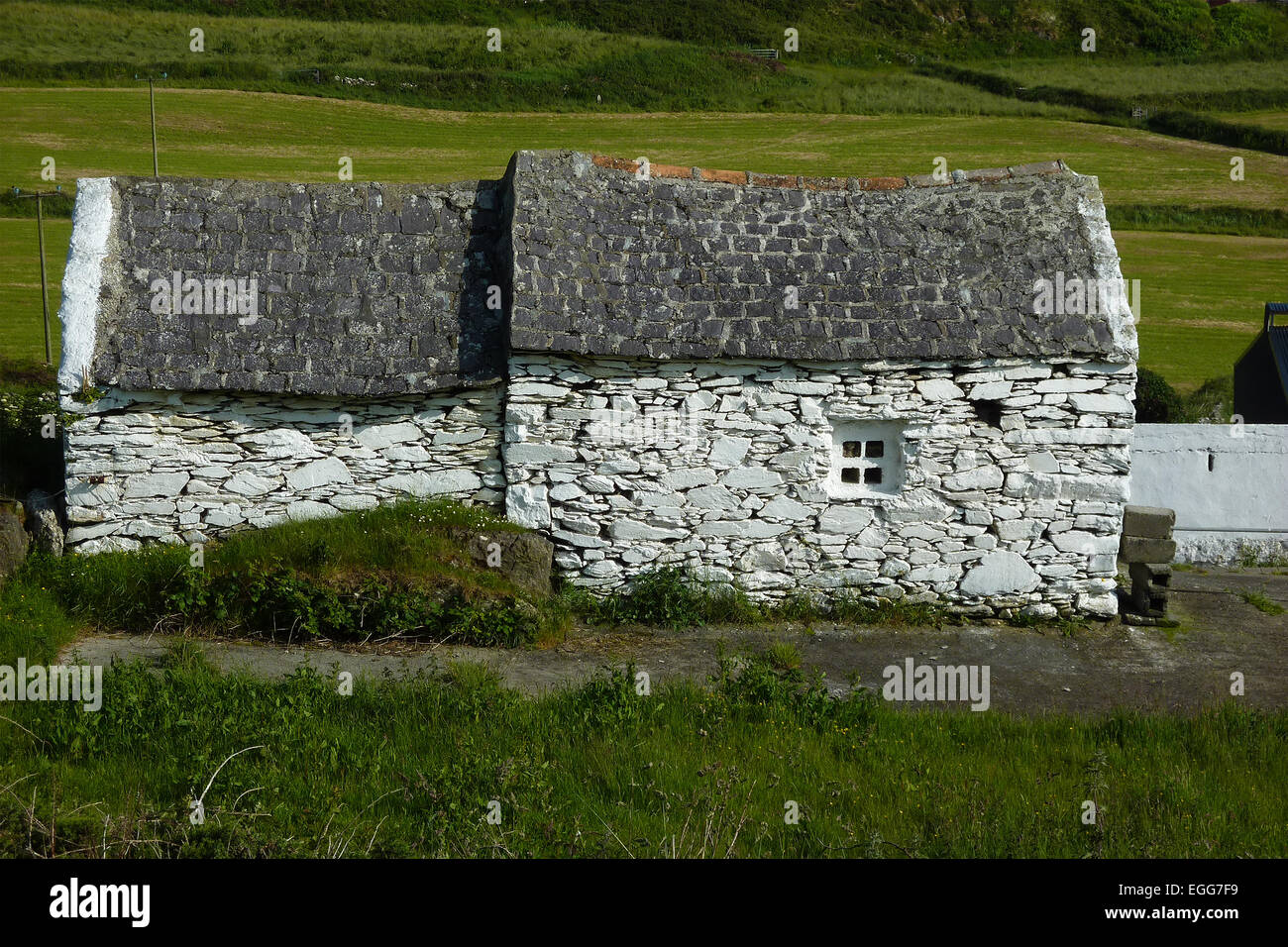 traditional white washed farm cottage on the mizen Stock Photo