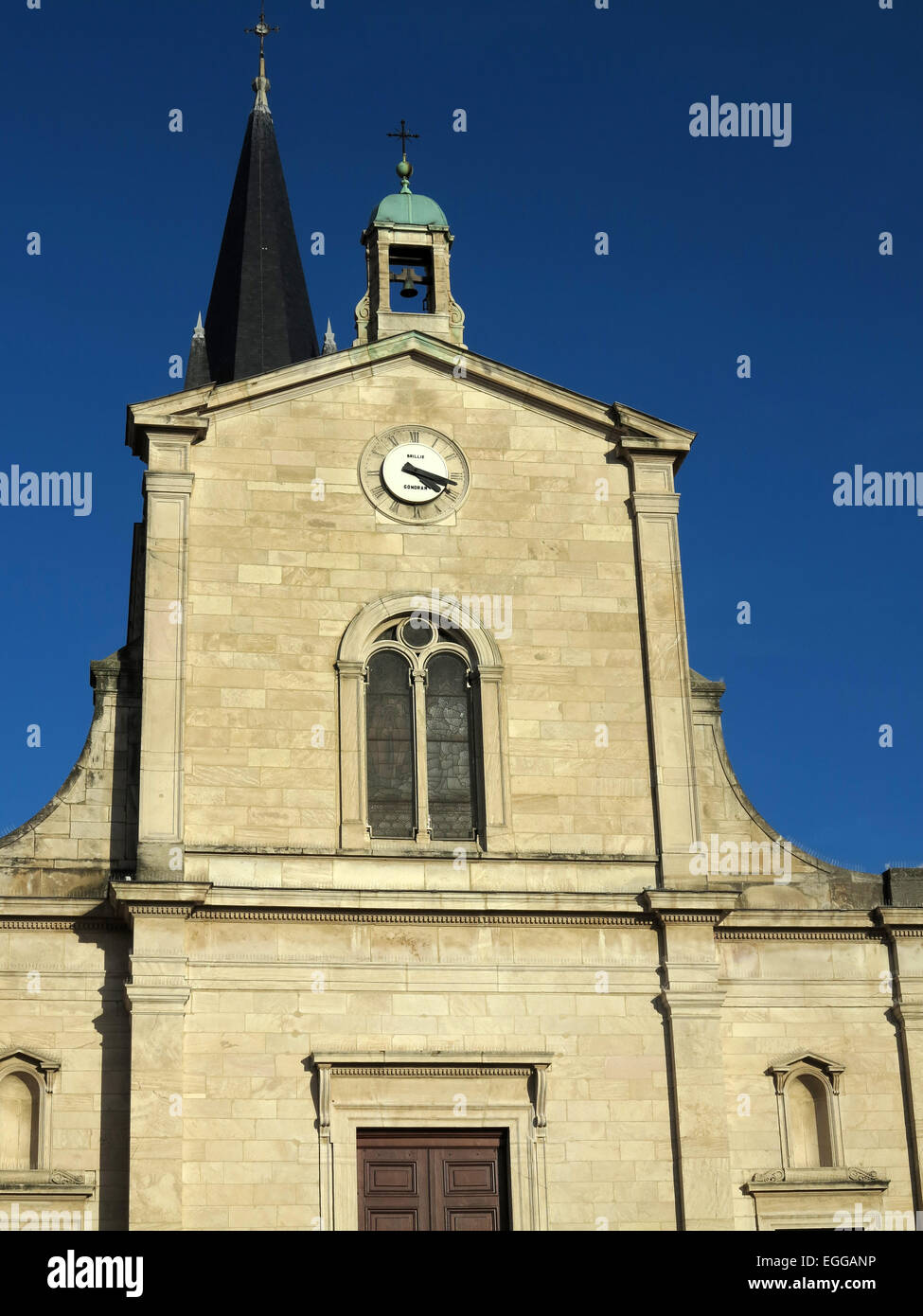 Eglise Catholique Saint Genis Laval Rhone Alpes France Stock Photo Alamy