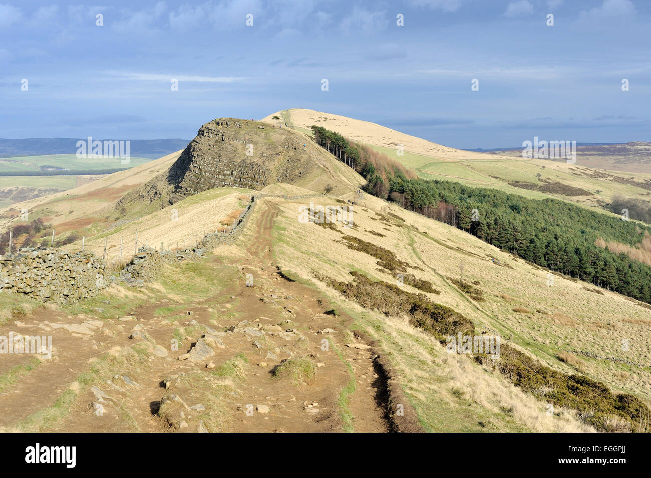 Back Tor Path Path from Mam Tor towards Hollins Cross, Back Tor and Lose Hill, Peak ...