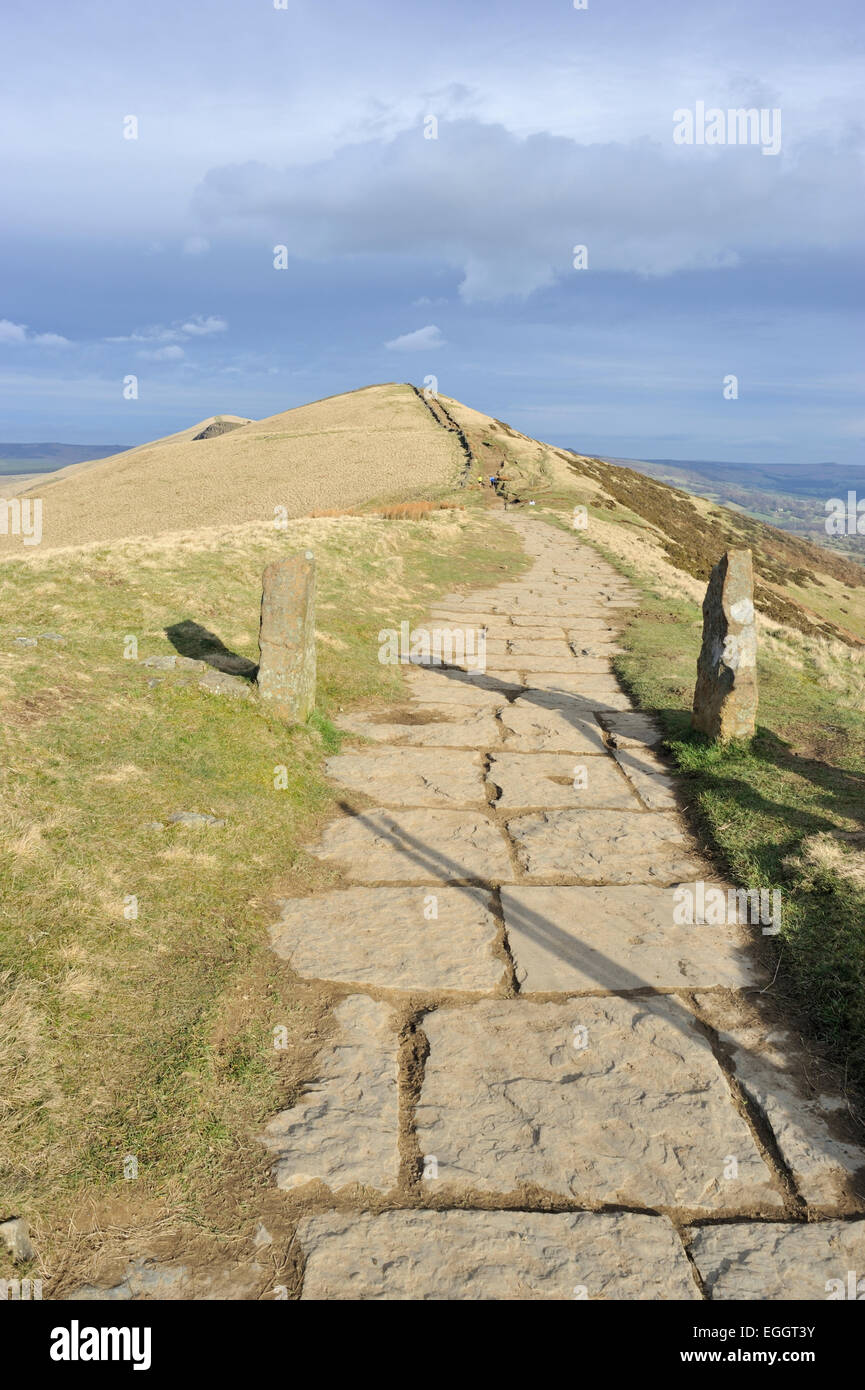Back Tor Path Path from Mam Tor towards Hollins Cross, Back Tor and Lose Hill, Peak ...