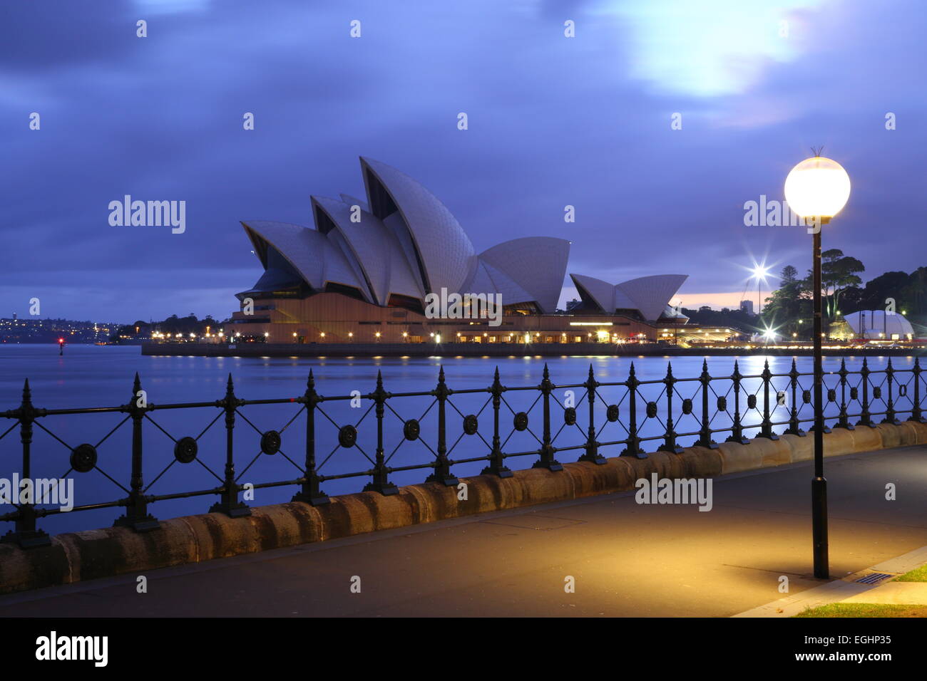 Dawn breaks over the iconic Sydney Opera House, Sydney, New South Wales, Australia. Stock Photo