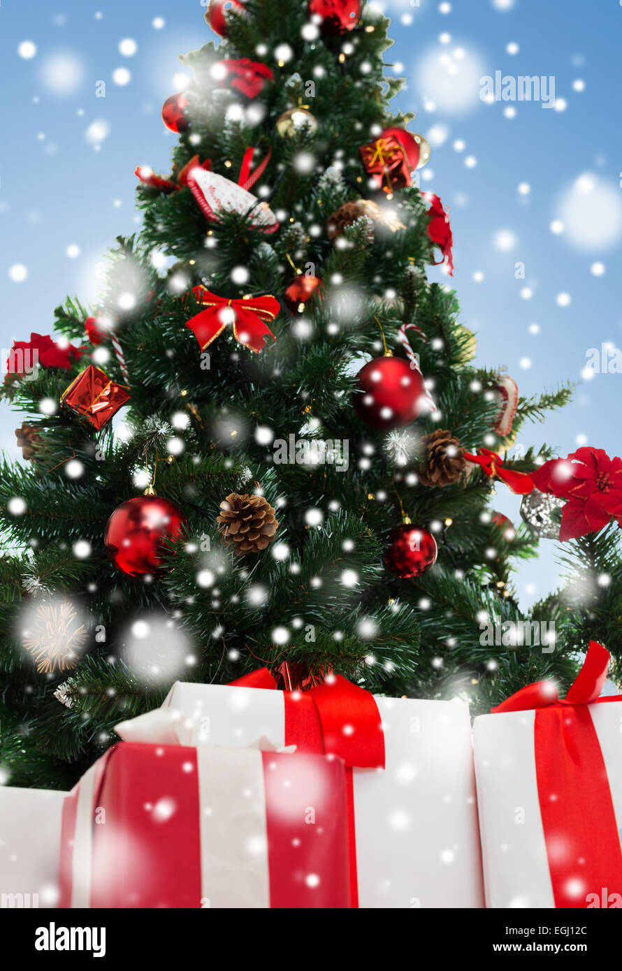 close up of christmas tree and presents Stock Photo - Alamy