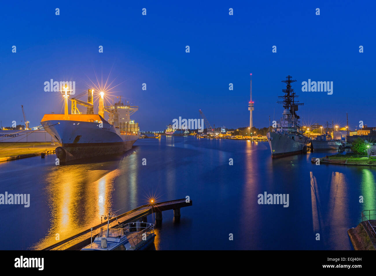 Abendstimmung, Blick von der Kaiser-Wilhelm-Brücke auf den Verbindungshafen, Südwest Kai, Containerschiff 'Maersk Vigo', Stock Photo