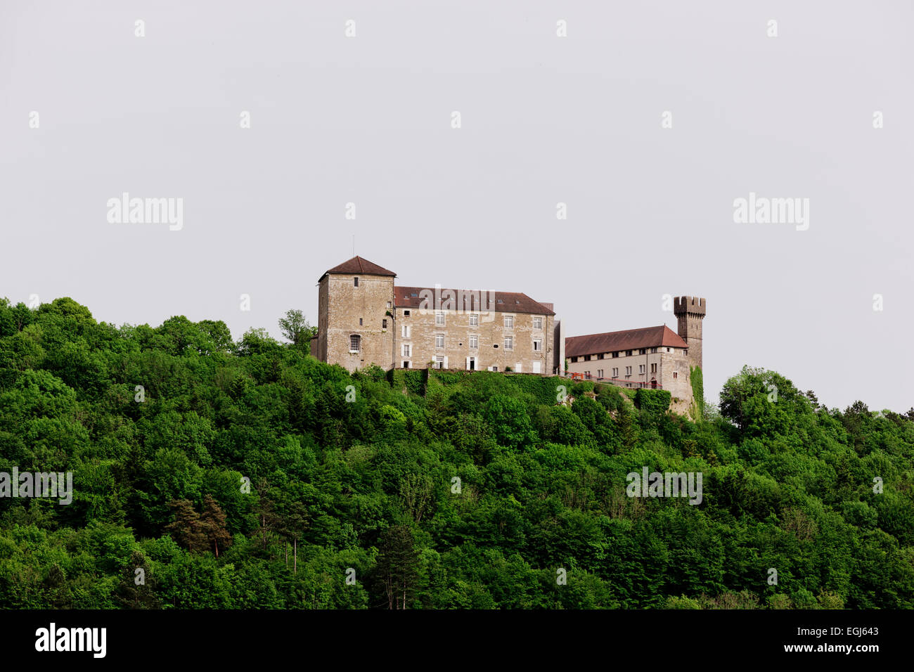 Castle on a hill middle ages hi-res stock photography and images - Alamy