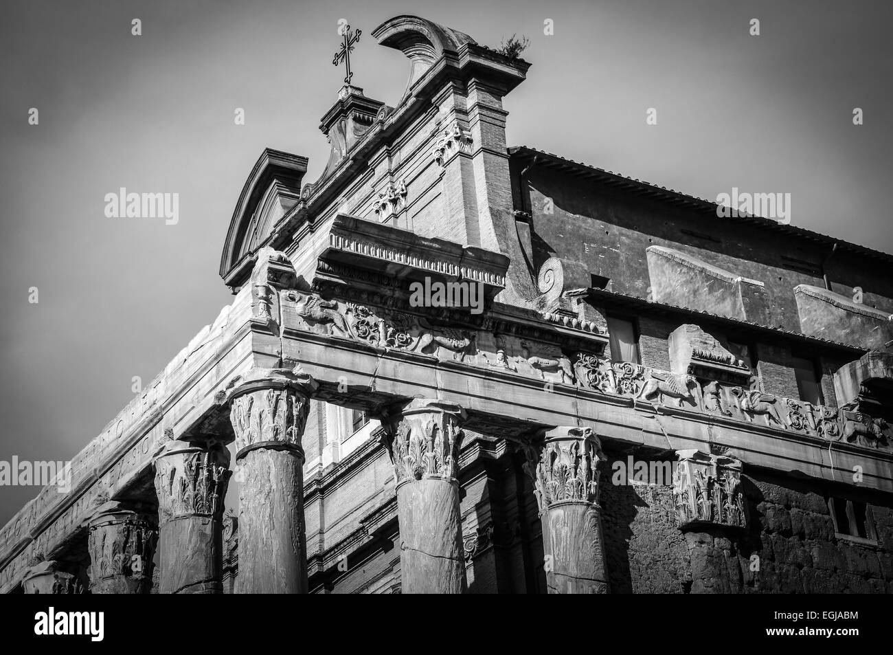 Temple rome ruins ruins Black and White Stock Photos & Images - Alamy