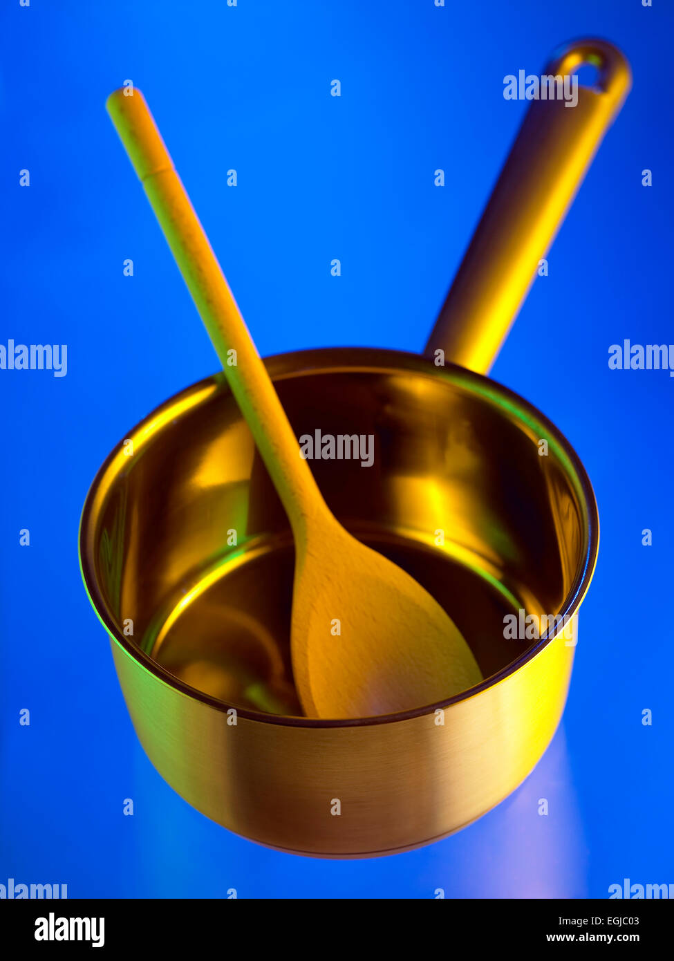 Spoon and pan hires stock photography and images Alamy