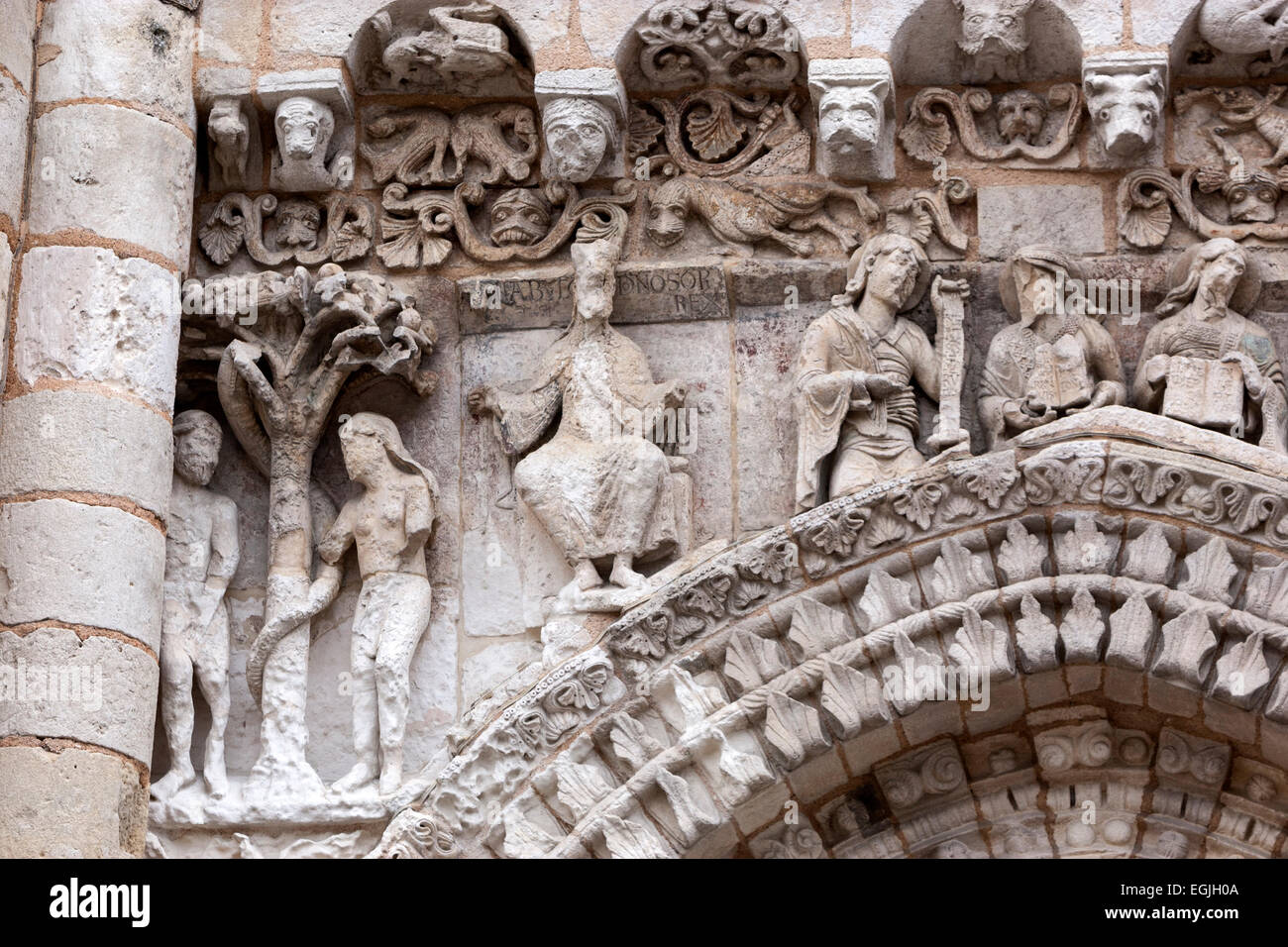 Stone sculpture in Notre Dame La Grande, Poitiers Stock Photo Alamy