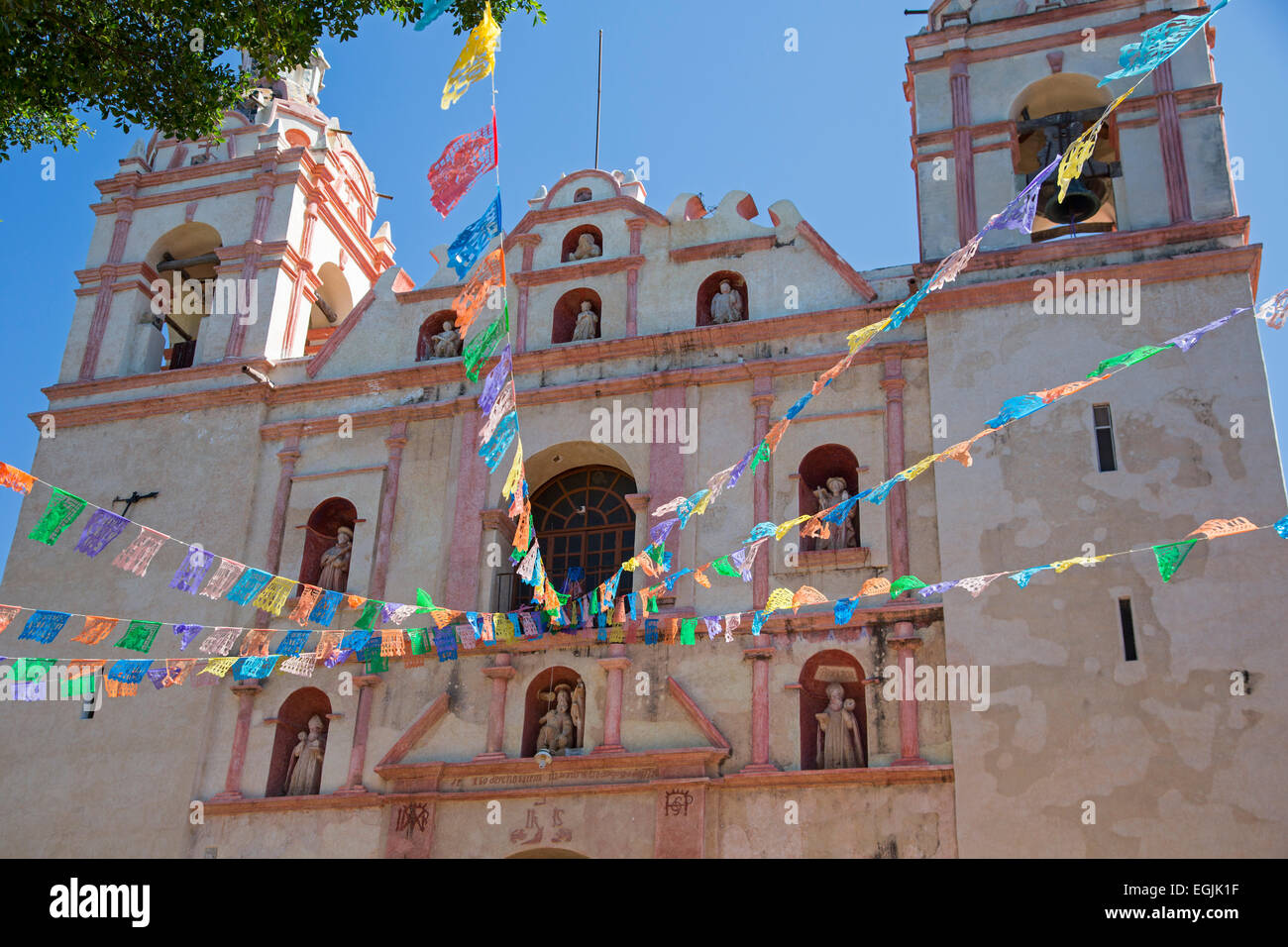 Tlacochahuaya, Oaxaca, Mexico - The Church of San Jeronimo, built in the late 16th century by the Dominicans. Stock Photo