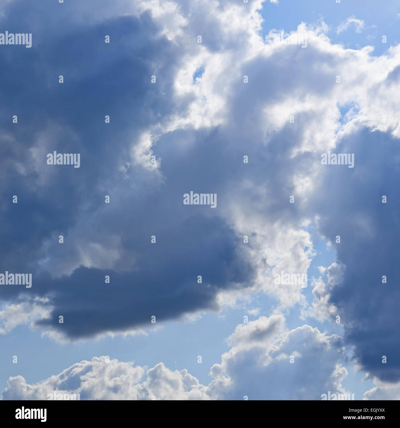 Dark blue sky and white clouds hi-res stock photography and images - Alamy