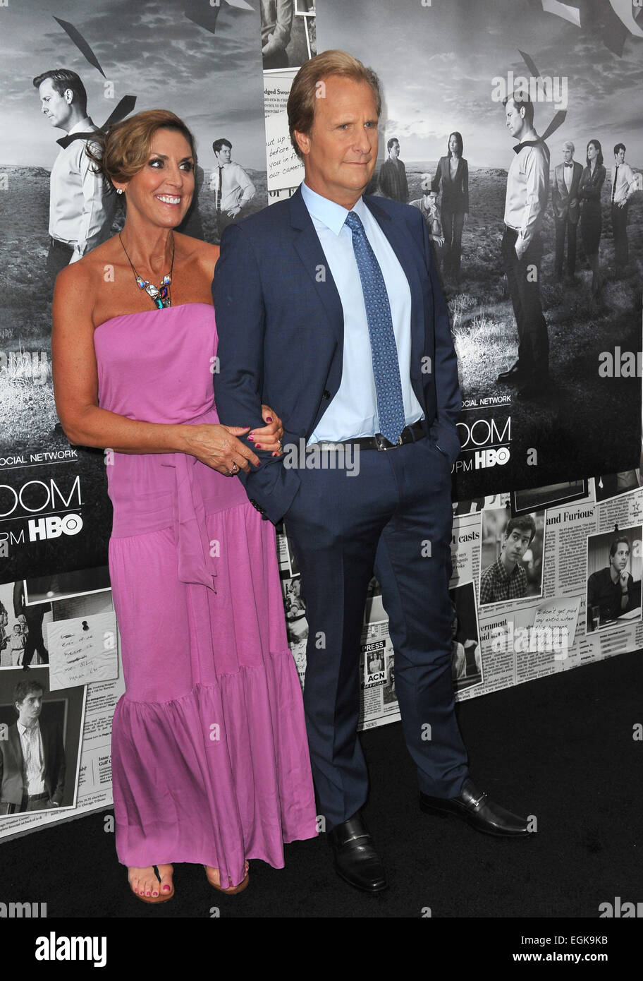 LOS ANGELES, CA JULY 10, 2013 Jeff Daniels & wife Kathleen Treado at