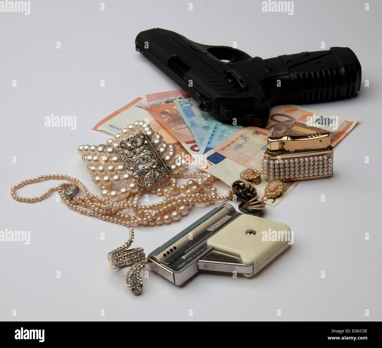 Gangster gun mafia euro jewel robbery Stock Photo - Alamy
