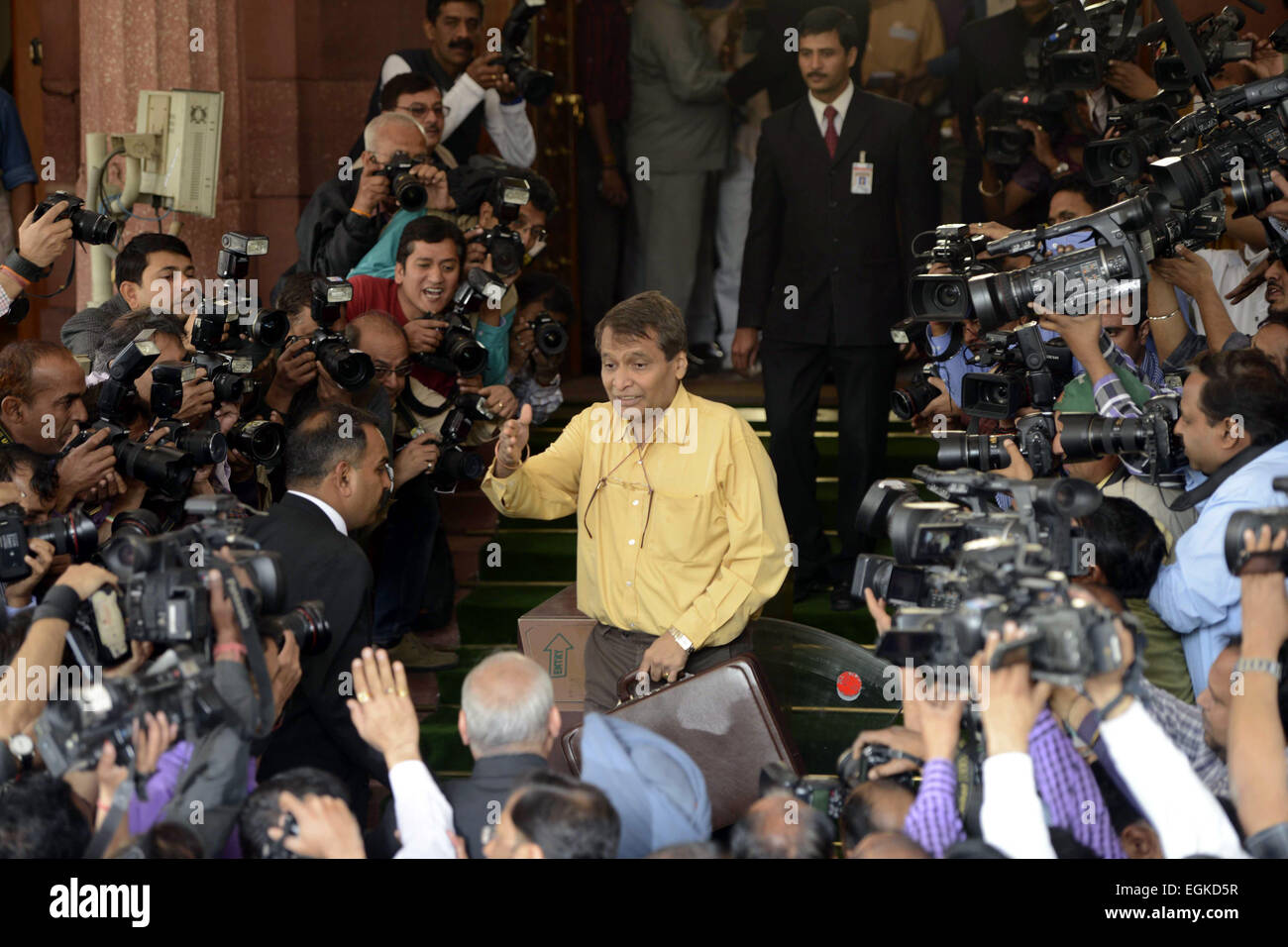 Indian rail network hires stock photography and images Alamy