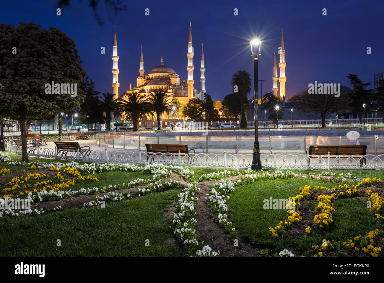 Sultanahmet Blue Mosque at night, Istanbul, Turkey Stock Photo - Alamy