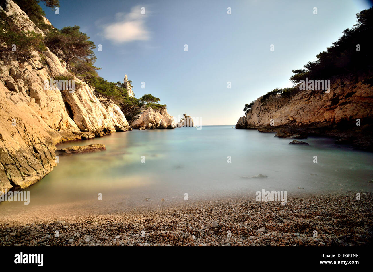 Long exposure on the Sugiton calanque, near Cassis, France Pose longue sur la calanque de Sugiton, près de Cassis, France Stock Photo