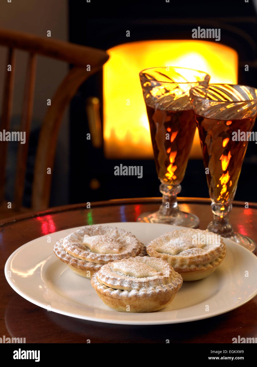 Mince pie tradition hi-res stock photography and images - Alamy