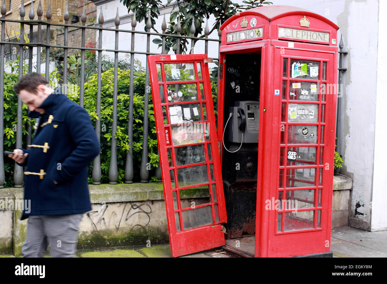 London Phone Booth Door High Resolution Stock Photography And Images Alamy