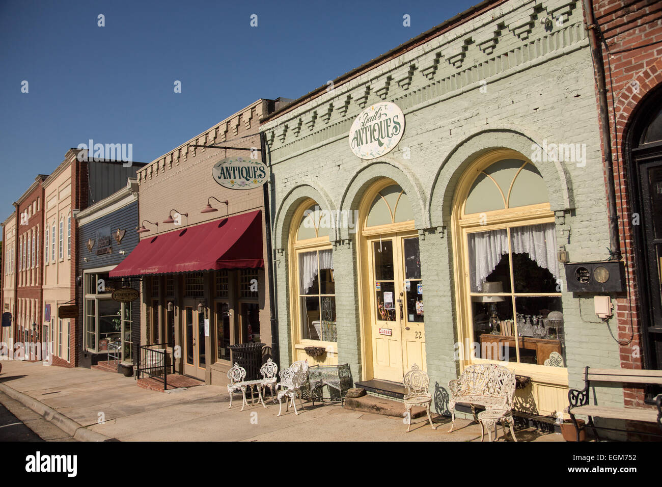 Town of Senoia where the television series The Walking Dead is filmed