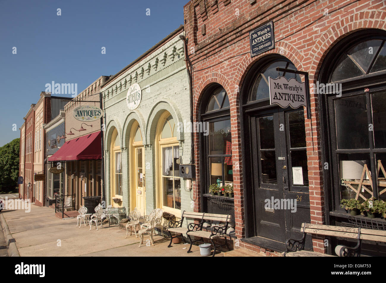 Town of Senoia where the television series The Walking Dead is filmed