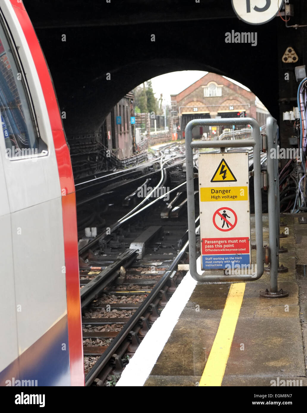 Details of London Underground Danger end of the Platform barriers and